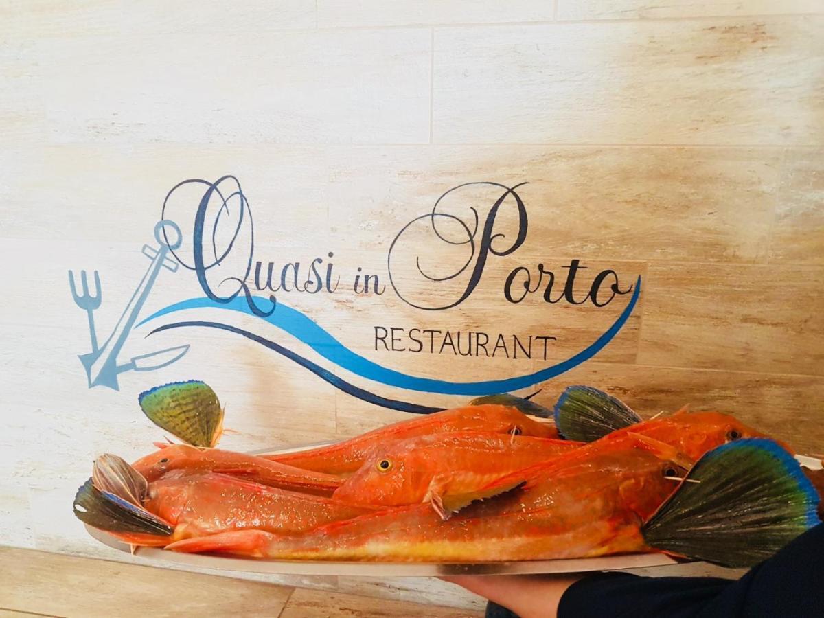 Quasi In Porto Rooms Castellabate Exteriör bild